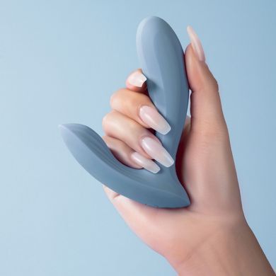 Смарт-вібратор в трусики Svakom Erica Dusty Blue, дуже гнучкий, 2 мотори SO8978 фото Купити Смарт-вібратор в трусики Svakom Erica Dusty Blue, дуже гнучкий, 2 мотори  Svakom  3 093 грн