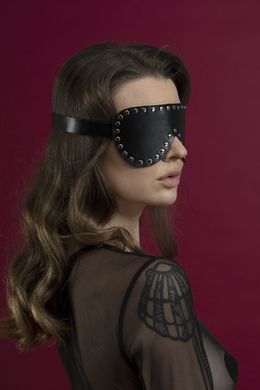 Маска на очі з заклепками Feral Feelings - Blindfold Mask, натуральна шкіра, чорна SO3415 фото Купити Маска на очі з заклепками Feral Feelings - Blindfold Mask, натуральна шкіра, чорна  Feral Feelings (Україна) 507 грн