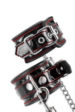 Наручники Fetish Tentation Premium Patent leather handcuffs SX1099 фото Купити Наручники Fetish Tentation Premium Patent leather handcuffs  Fetish Tentation (Франція) 2 568 грн