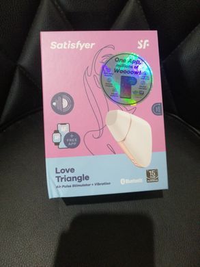 Вакуумный клиторальный стимулятор Satisfyer Love Triangle White (мятая упаковка!!!) SO3896-R фото Купить Вакуумный клиторальный стимулятор Satisfyer Love Triangle White (мятая упаковка!!!)  Satisfyer  1 745 грн