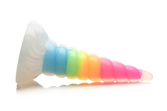Фэнтезийный фаллоимитатор Creature Cocks Luminescent Rainbow Silicone Dildo, светится в темноте, 19,6 см SX2222 фото Купить   Creature Cocks (США) 3 418 грн