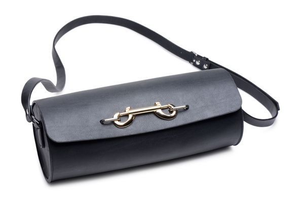 Набор БДСМ с дорожной сумкой Master Series: Bow &mdash; Luxury BDSM Set With Travel Bag, 11 предметов SO8796 фото Купить   Master Series (США) 5 746 грн