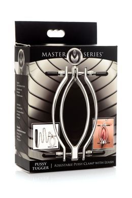 Затискач для статевих губ Master Series: Pussy Tugger Adjustable Vagina Clamp with Chain SO8797 фото Купити Затискач для статевих губ Master Series: Pussy Tugger Adjustable Vagina Clamp with Chain  Master Series (США) 3 787 грн
