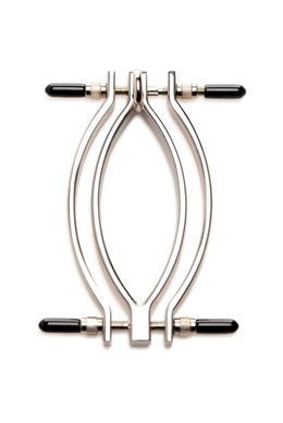 Затискач для статевих губ Master Series: Pussy Tugger Adjustable Vagina Clamp with Chain SO8797 фото Купити Затискач для статевих губ Master Series: Pussy Tugger Adjustable Vagina Clamp with Chain  Master Series (США) 3 787 грн