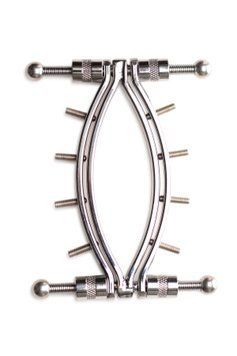 Зажим для вагины Master Series: Spread 'Em Poker Vagina Clamp with Adjustable Pressure Screws, шипы SO8798 фото Купить   Master Series (США) 3 732 грн