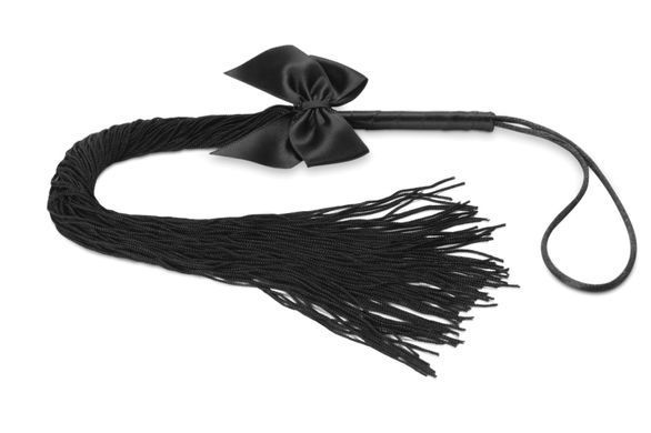 Плеть Bijoux Indiscrets - Lilly - Fringe whip украшена шнуром и бантиком, в подарочной упаковке SO2330 фото Купить   Bijoux Indiscrets  618 грн