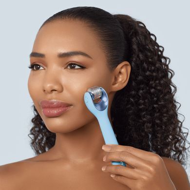 Електронний ролер для обличчя з мікроголками GESKE MicroNeedle Face Roller 9в1 aquamarine HB0193 фото Купити Електронний ролер для обличчя з мікроголками GESKE MicroNeedle Face Roller 9в1 aquamarine  GESKE 1 699 грн