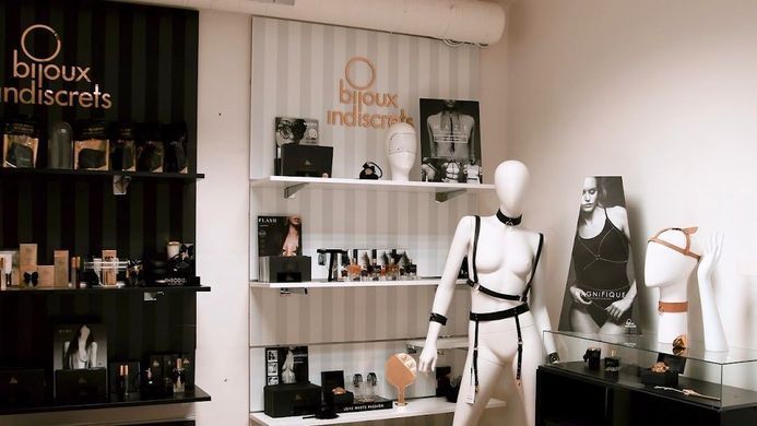Ланцюжок батіг на шию Bijoux Indiscrets MAGNIFIQUE Necklace Whip - Gold, прикраса для тіла Bijoux &mdash; фото